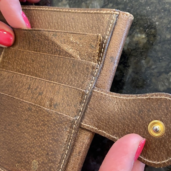 Authentic Vintage Gucci Wallet - Picture 5 of 5
